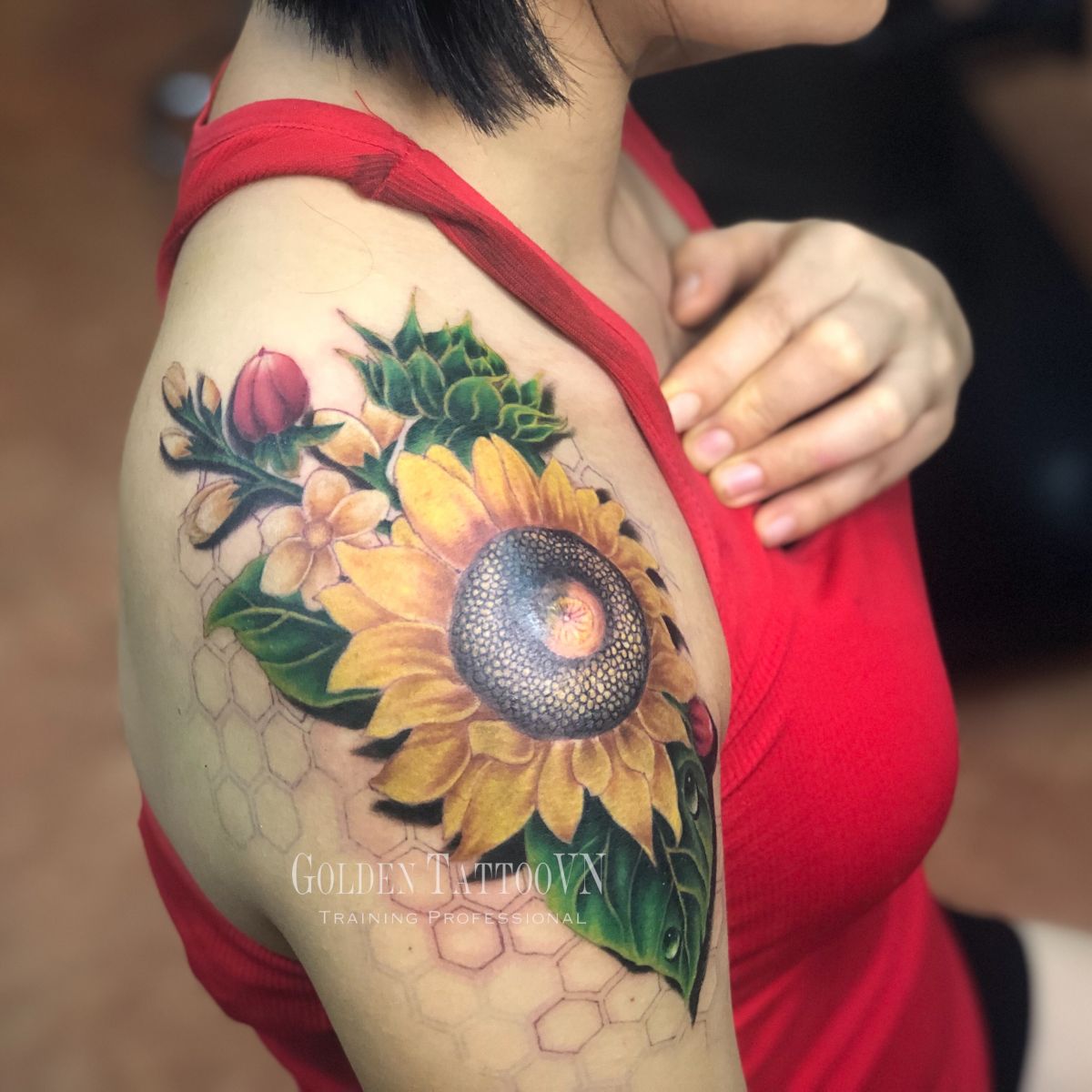 Dạy xăm hình nghệ thuật Golden TattooVN| ý nghĩa hình xăm hoa Hướng Dương